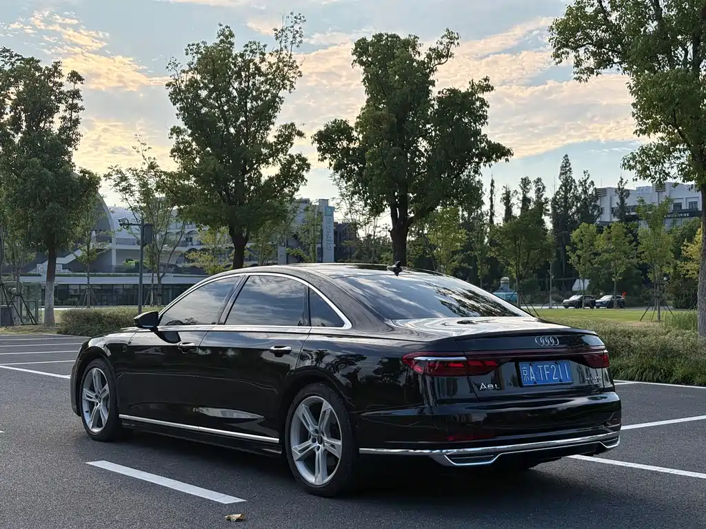 Audi A8 2023