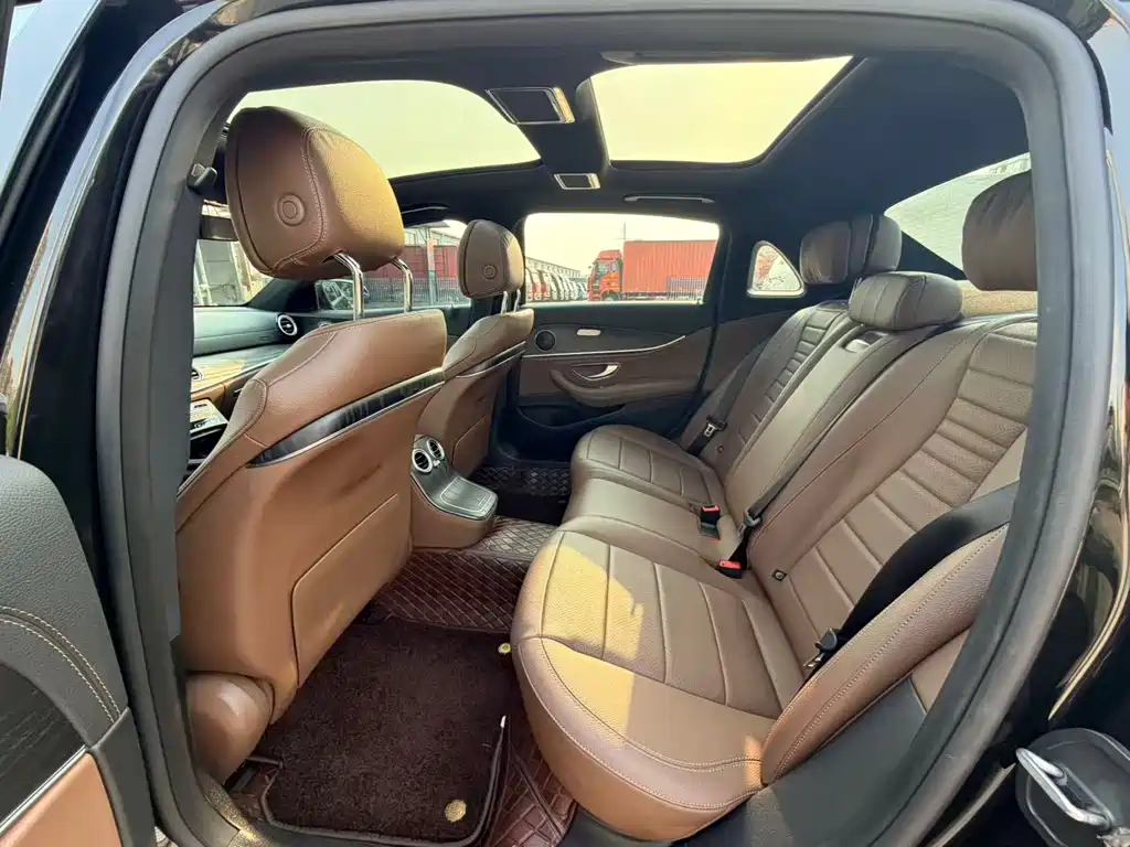 Mercedes-Benz E-Class 2020 — фото 12