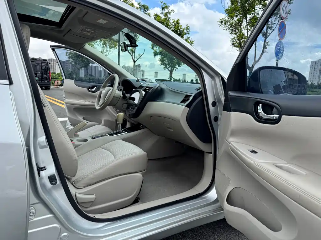 Nissan Tiida 2015 — фото 7