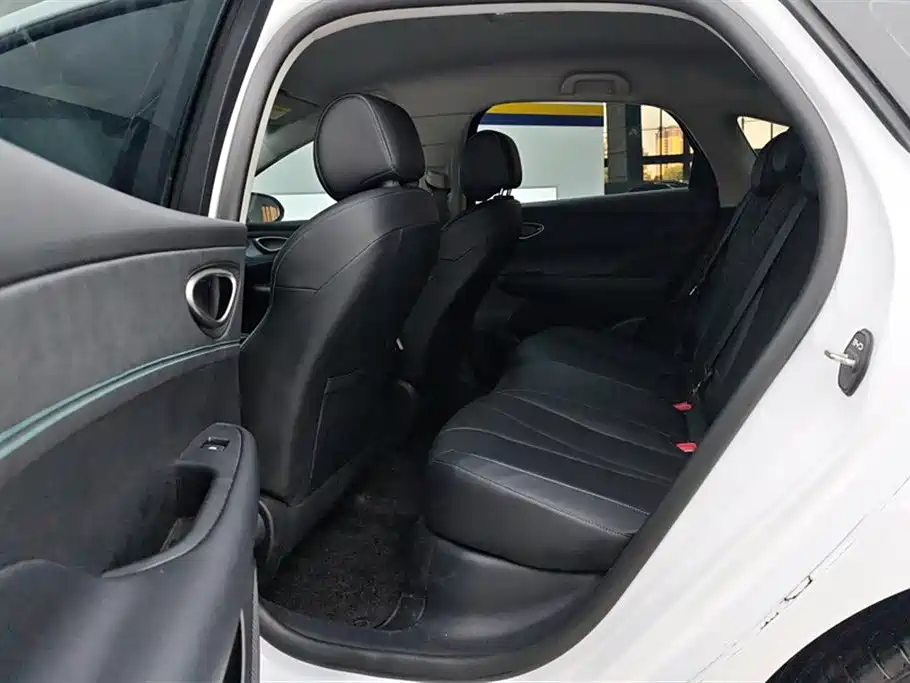 BYD Seal 05 DM-i 2025 — фото 11