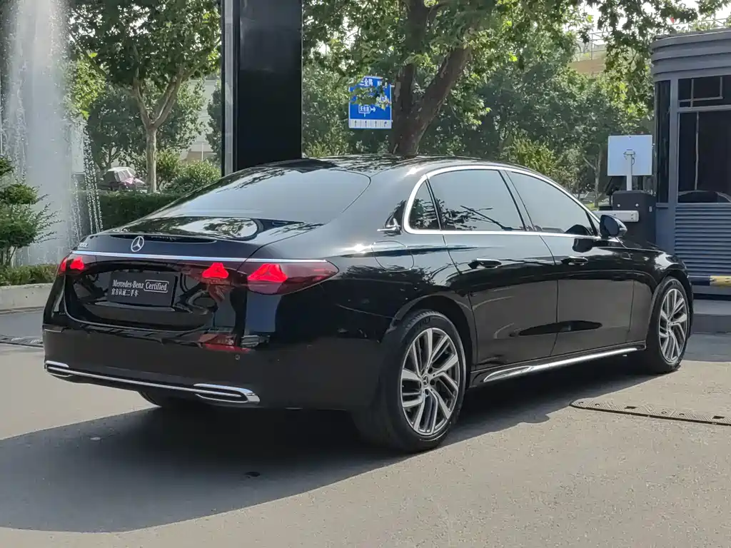 Mercedes-Benz E-Class 2025
