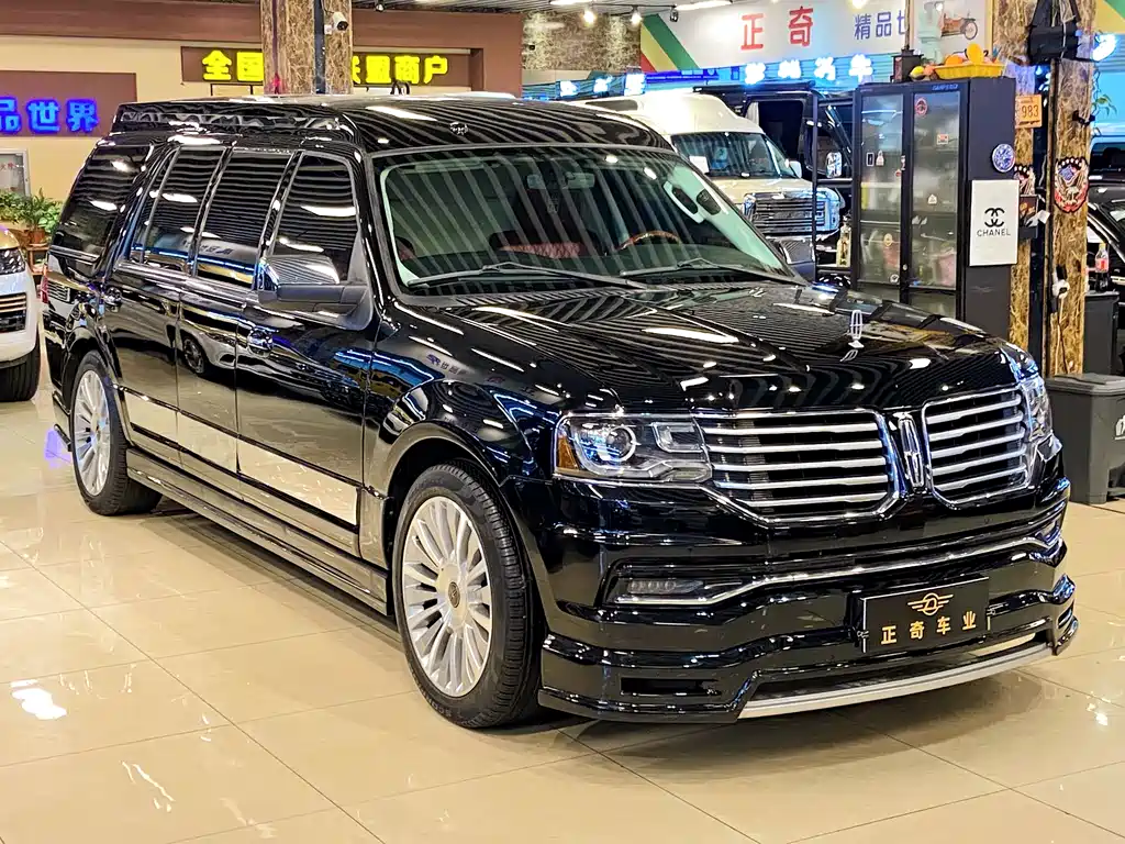Lincoln Navigator 2017 — фото 1