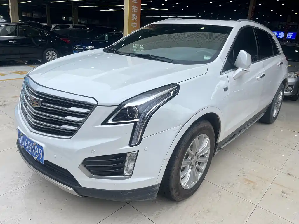 Cadillac XT5 2019 — фото 1