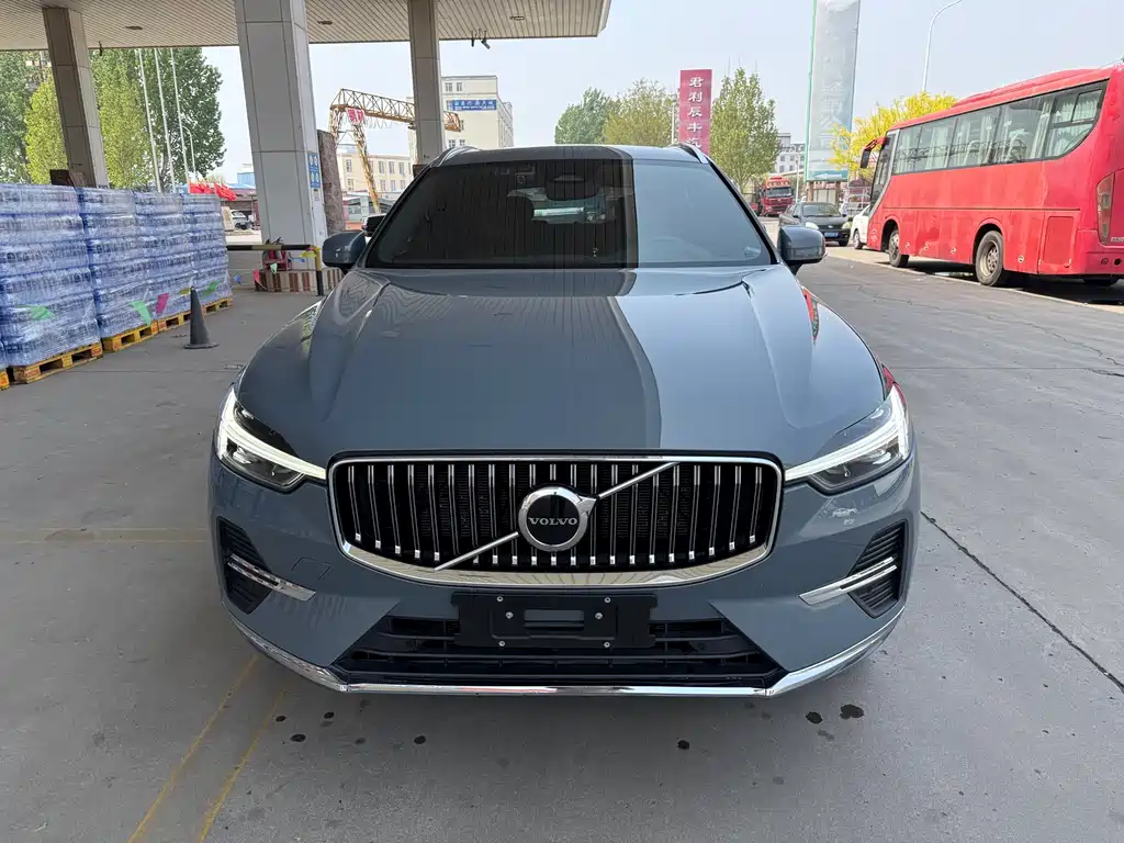 Volvo XC60 2023 — фото 2