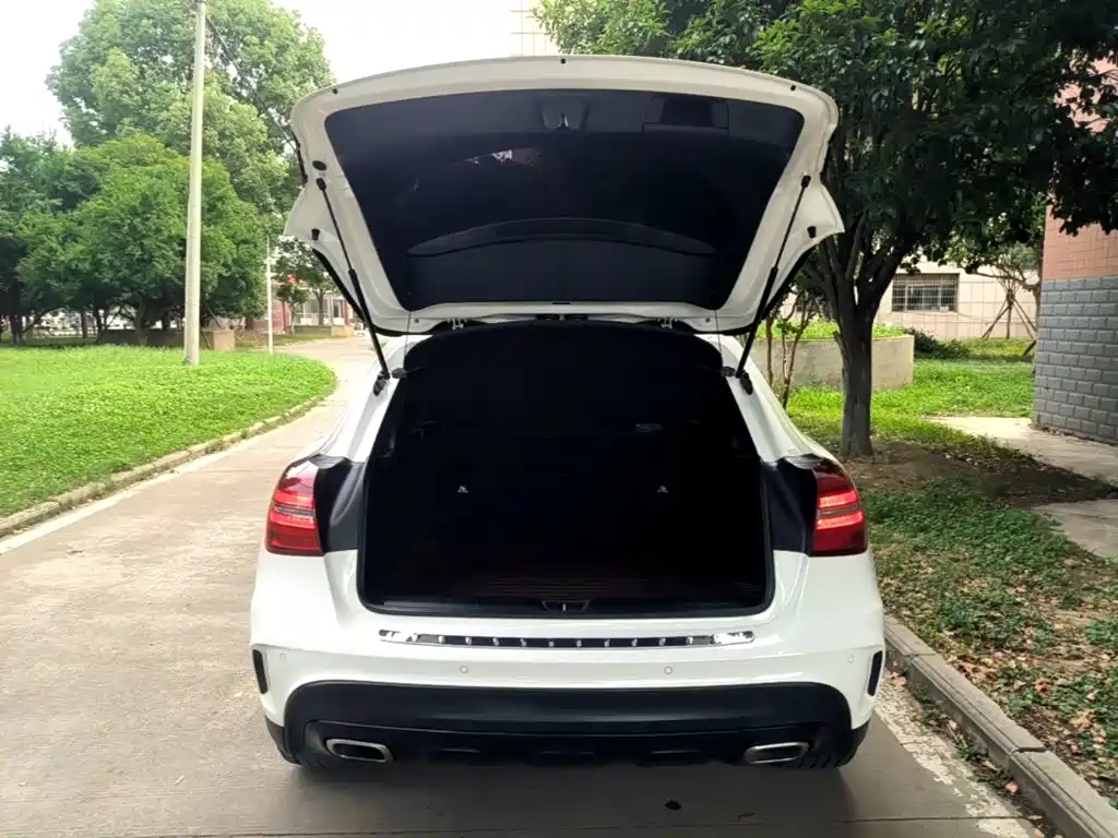 Mercedes-Benz GLA 2018 — фото 19