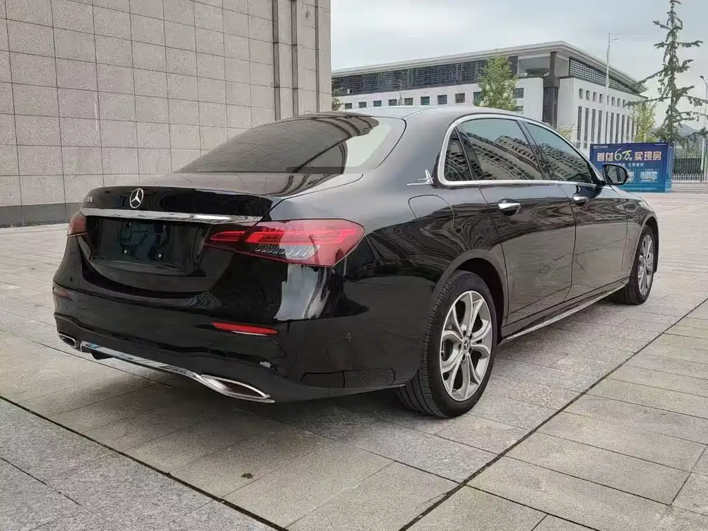 Mercedes-Benz E-Class 2022