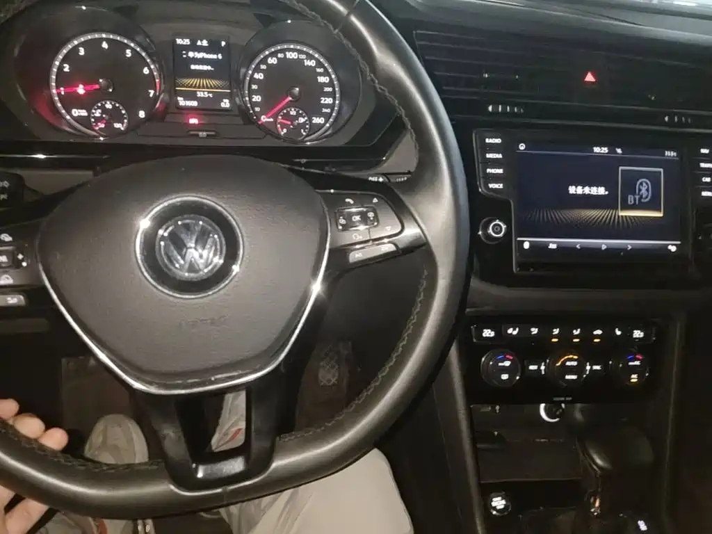 Volkswagen Tiguan L 2018 — фото 10
