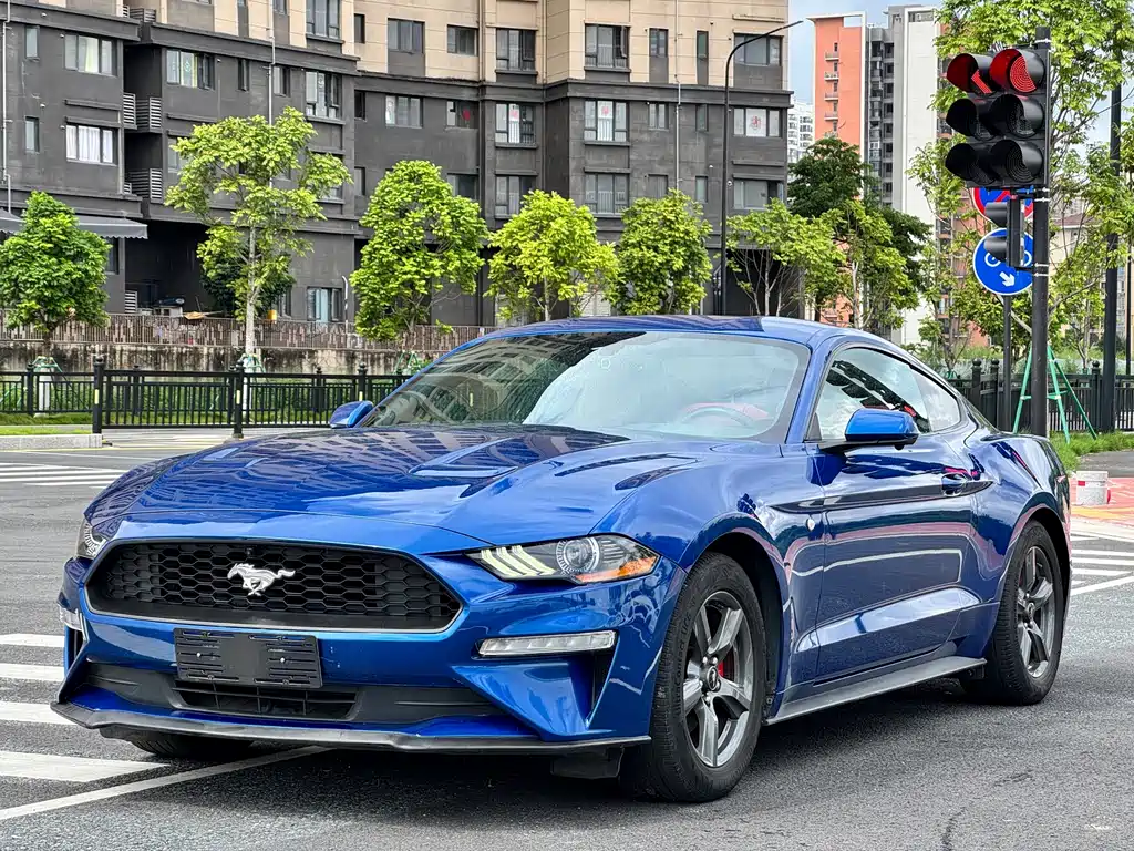 Ford Mustang 2019 — фото 1