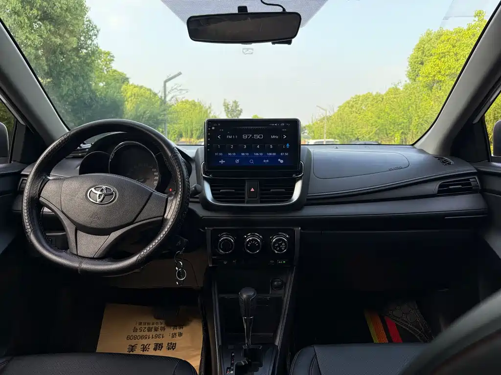 Toyota Yaris L 2020 — фото 8