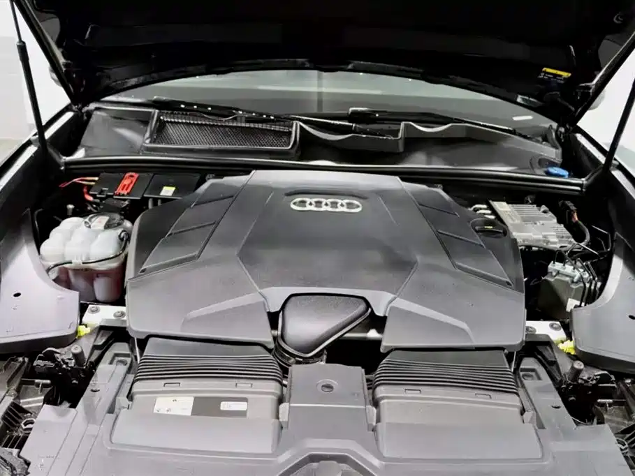 Audi Q8 2021 — фото 16