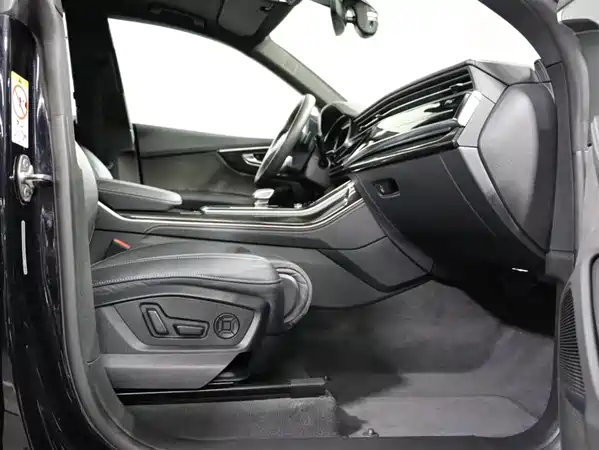 Audi Q8 2021