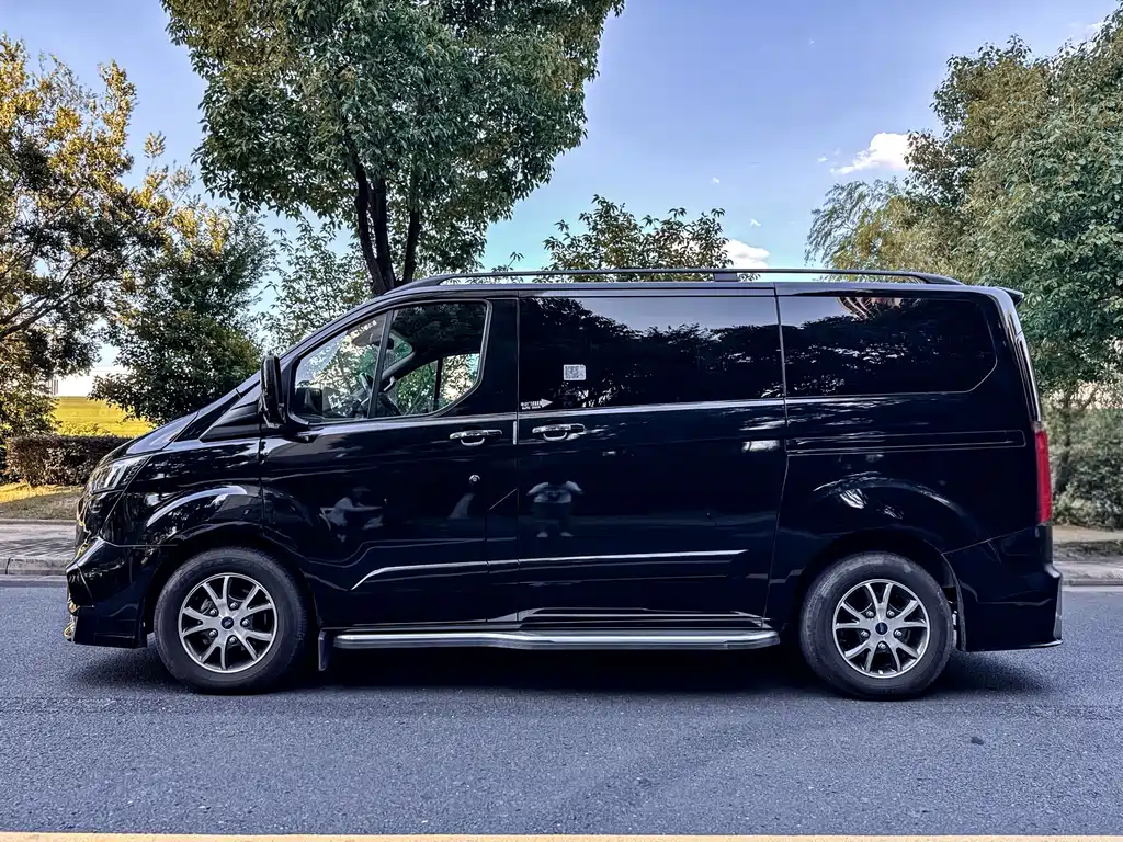 Ford Tourneo 2026 — фото 36