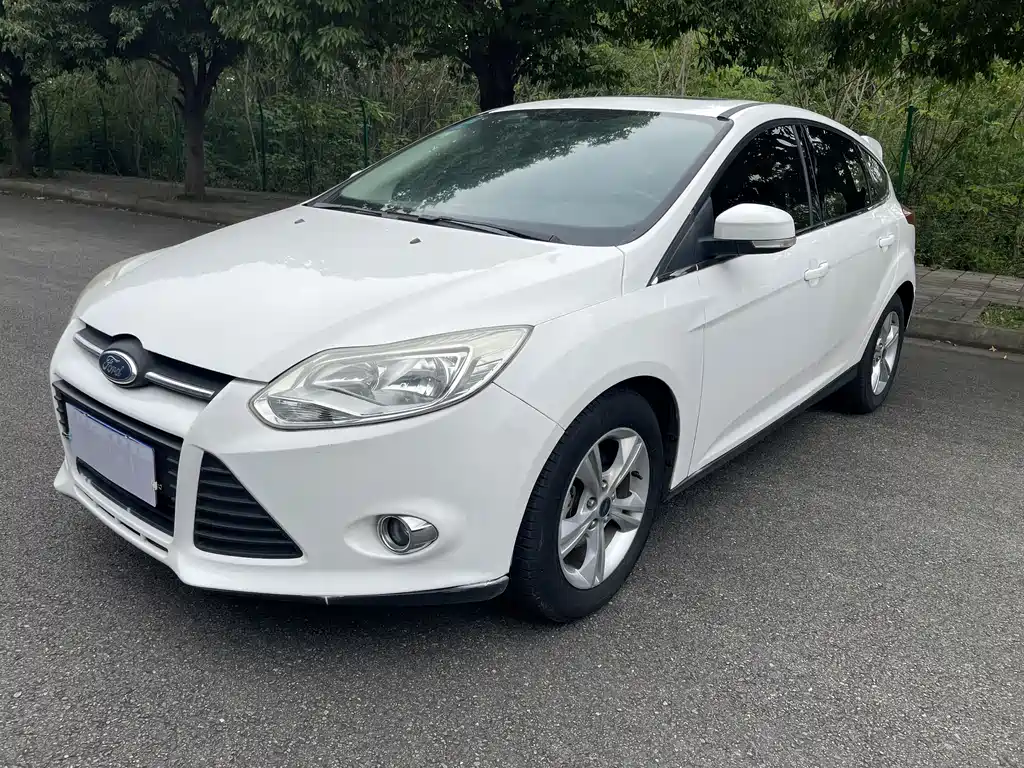 Ford Focus 2015 — фото 1