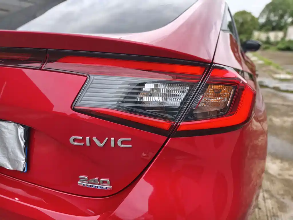 Honda Civic 2023 — фото 18