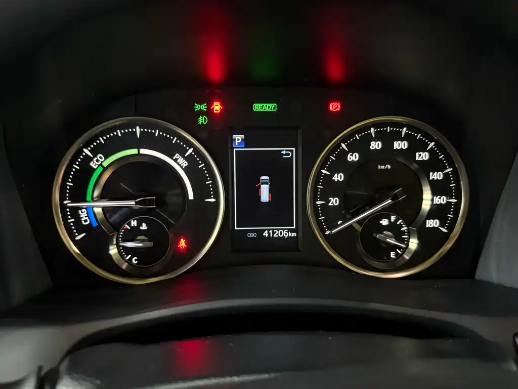 Toyota Alphard 2022 — фото 19
