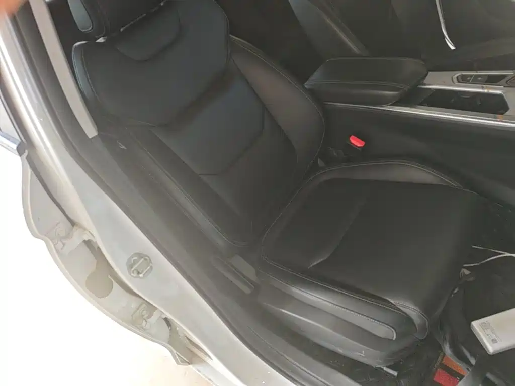 Geely L HiP 2023 — фото 25