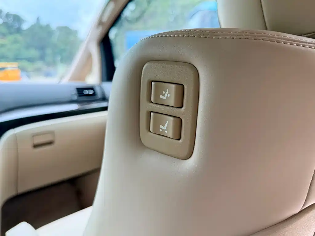 Toyota Alphard 2012 — фото 23