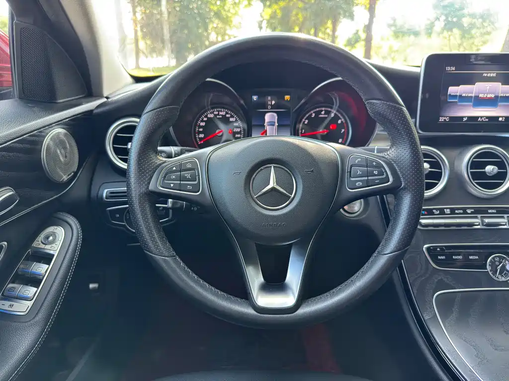 Mercedes-Benz C-Class 2018 — фото 17