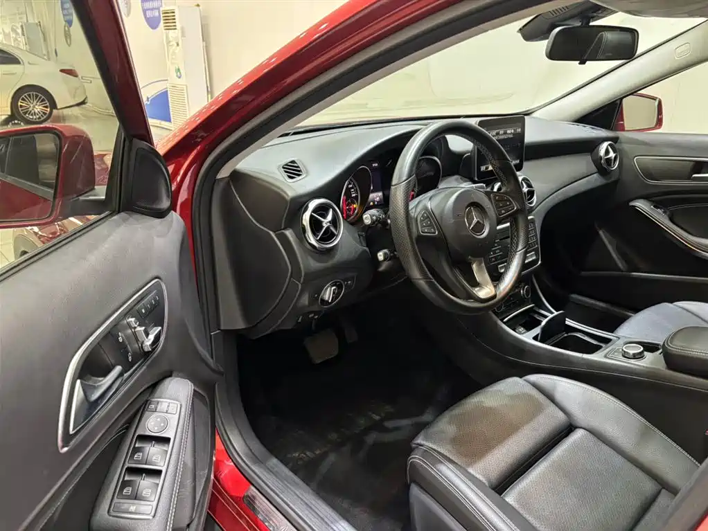 Mercedes-Benz GLA 2017 — фото 13