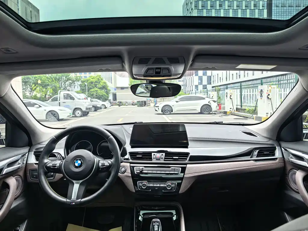 BMW X2 2023 — фото 11