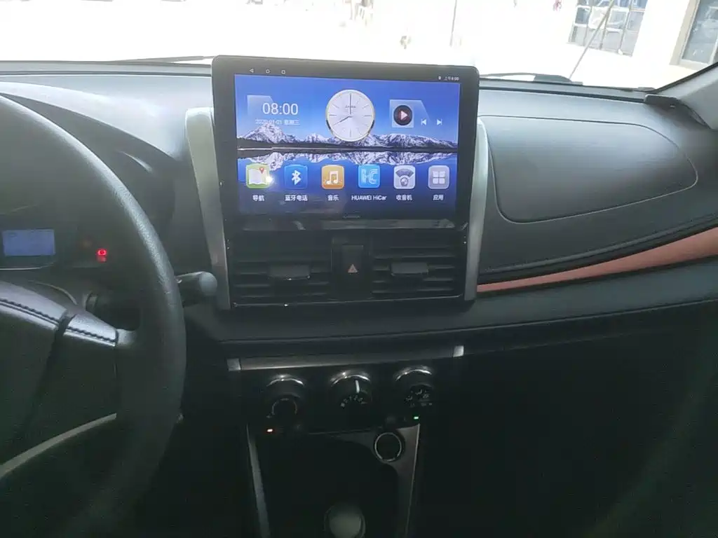 Toyota Yaris L 2016 — фото 13