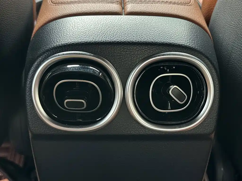 Mercedes-Benz C-Class 2022 — фото 15