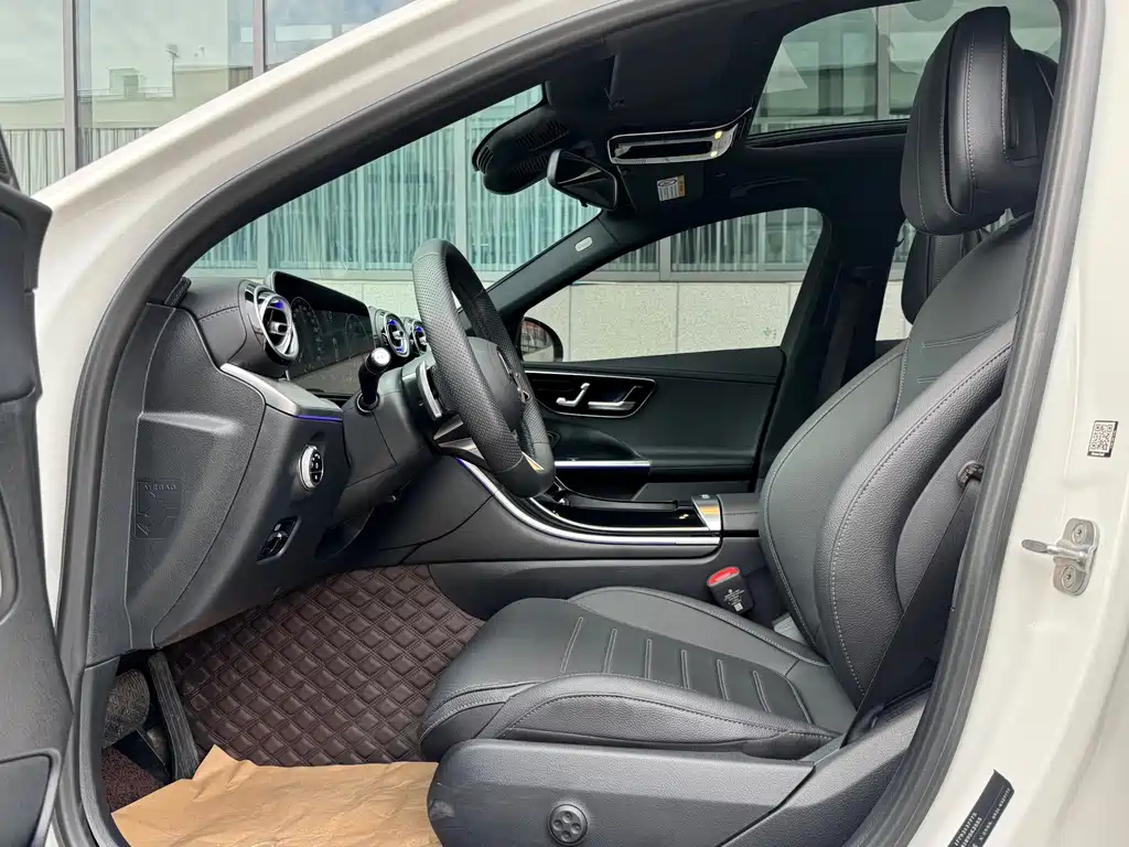 Mercedes-Benz C-Class 2024 — фото 13