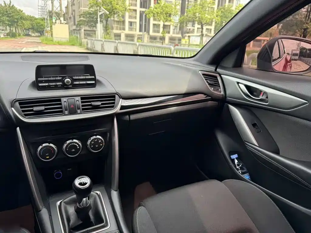 Mazda CX-4 2017 — фото 17