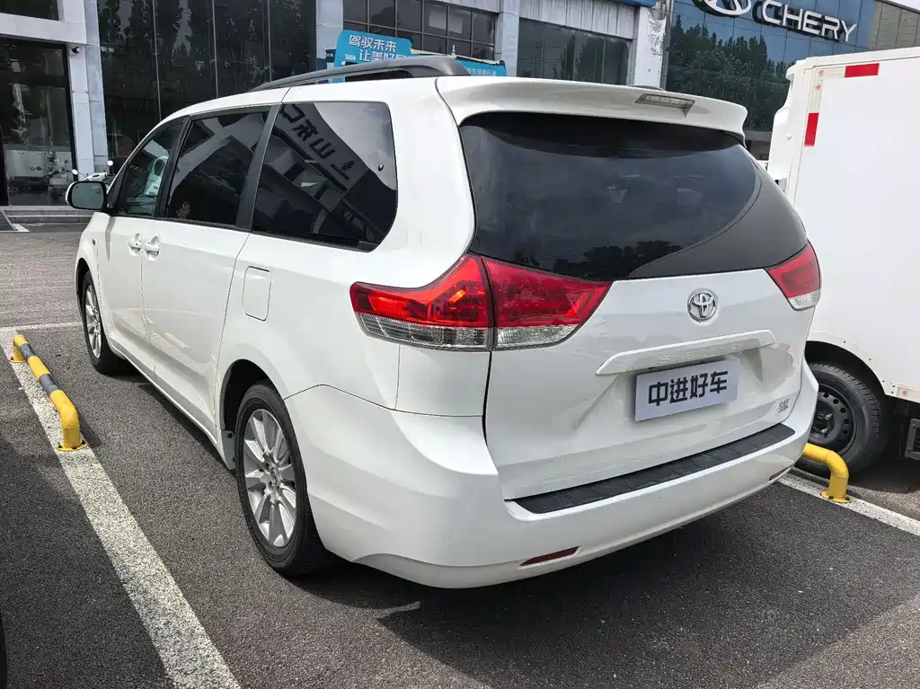 Toyota Sienna 2013