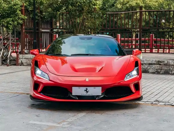 Ferrari F8 2022