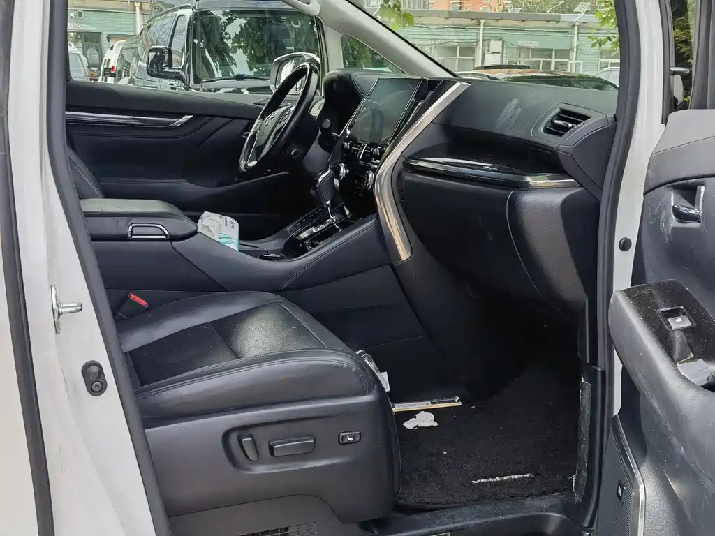 Toyota Vellfire 2021 — фото 10