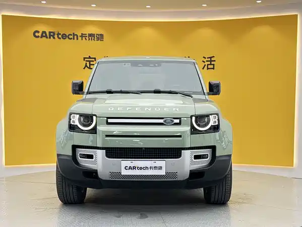 Land Rover Defender 2023