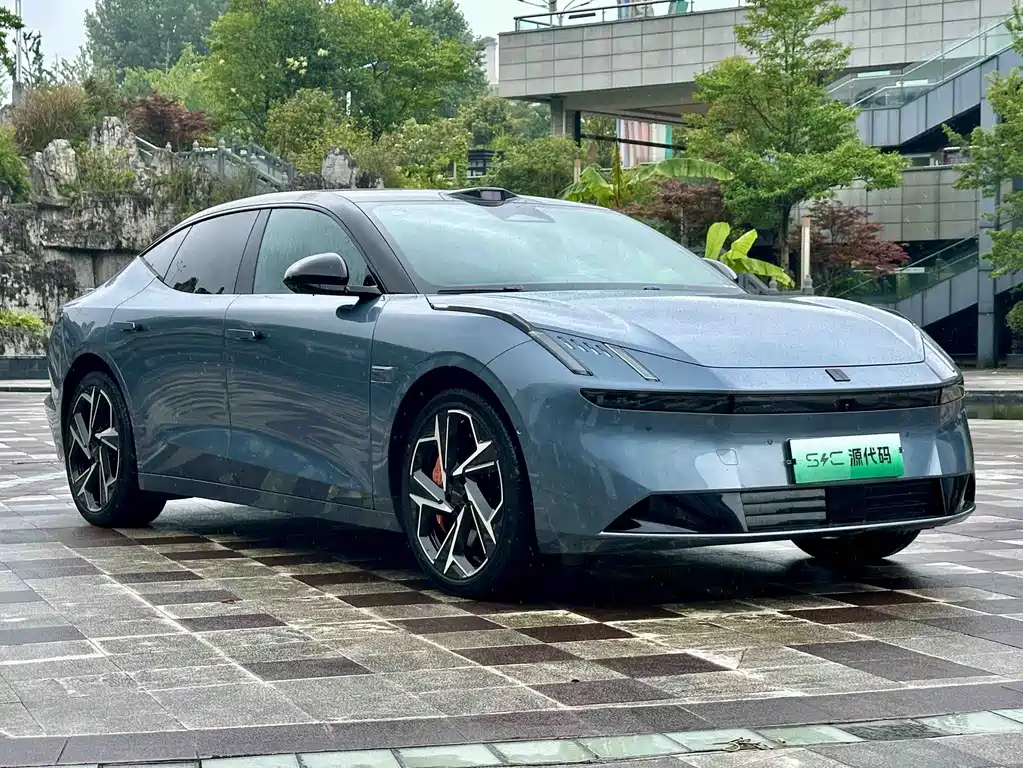 Lynk & Co Z10 2024
