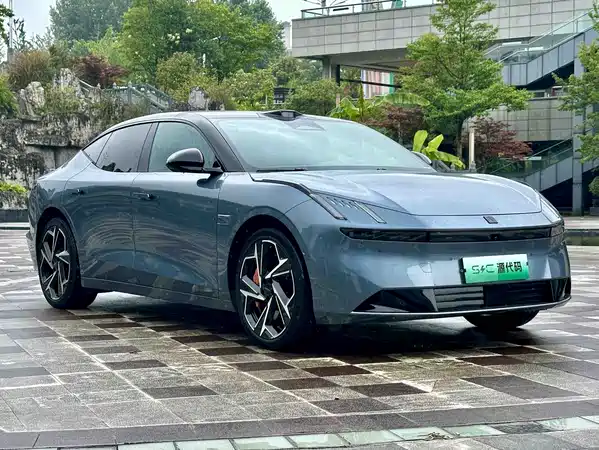 Lynk & Co Z10 2024