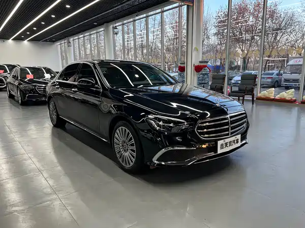 Mercedes-Benz E-Class 2022