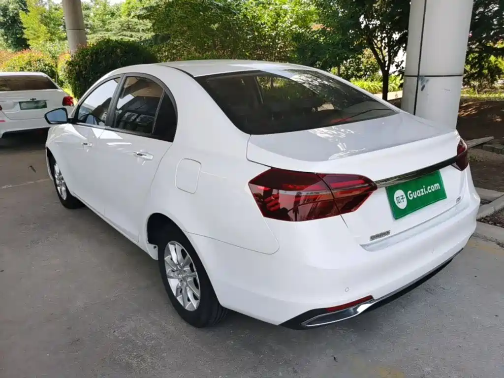 Geely Emgrand 2021