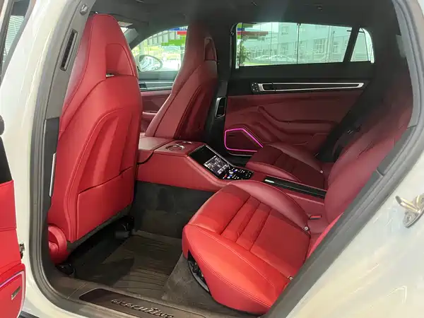 Porsche Panamera 2023