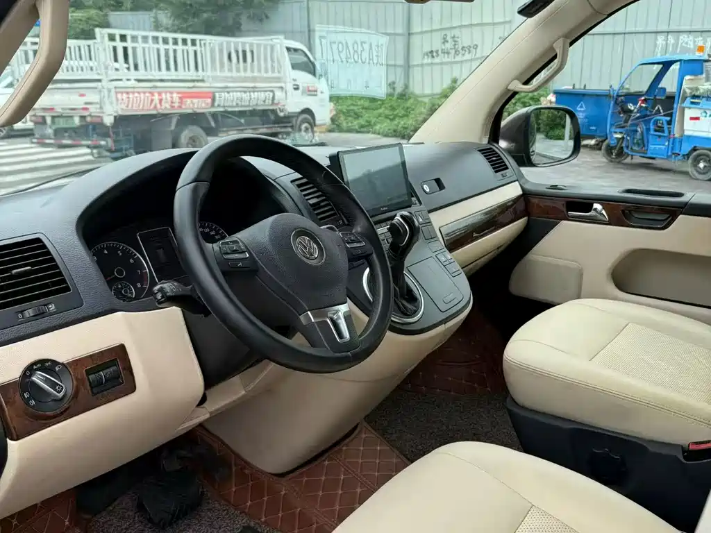 Volkswagen Multivan 2013