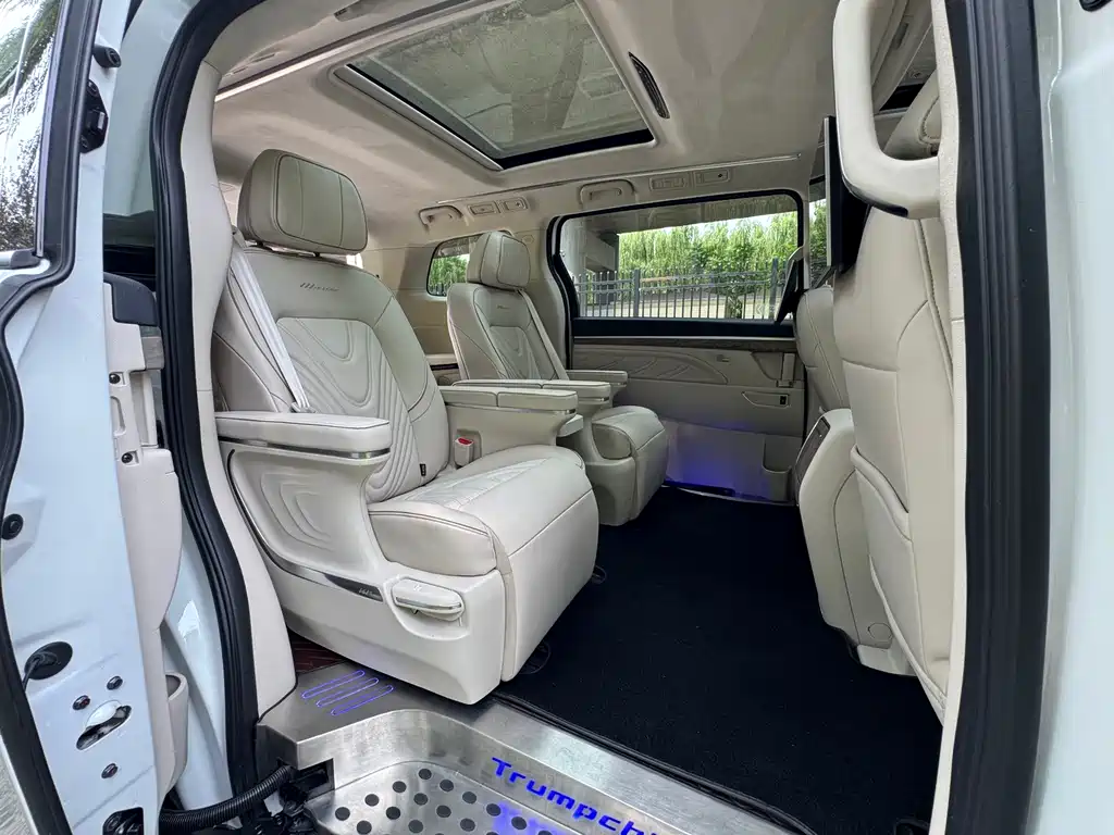 GAC Motor Trumpchi M8 2022 — фото 17