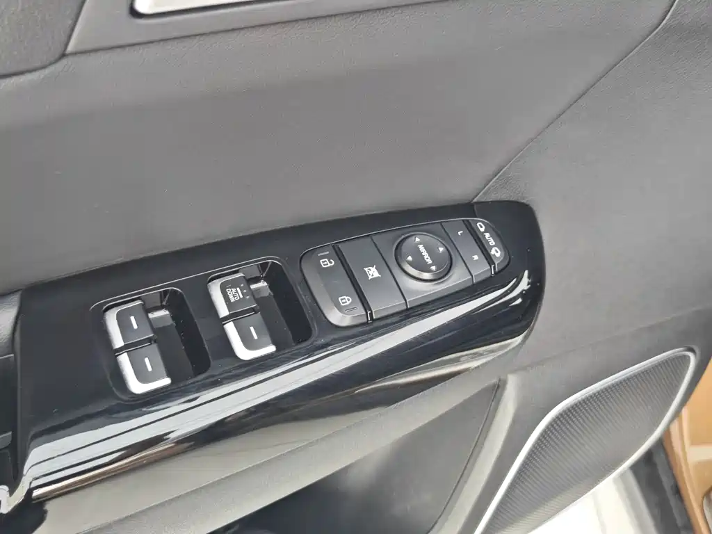 Kia KX5 2016 — фото 28
