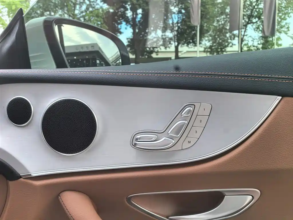 Mercedes-Benz E-Class 2021 — фото 17