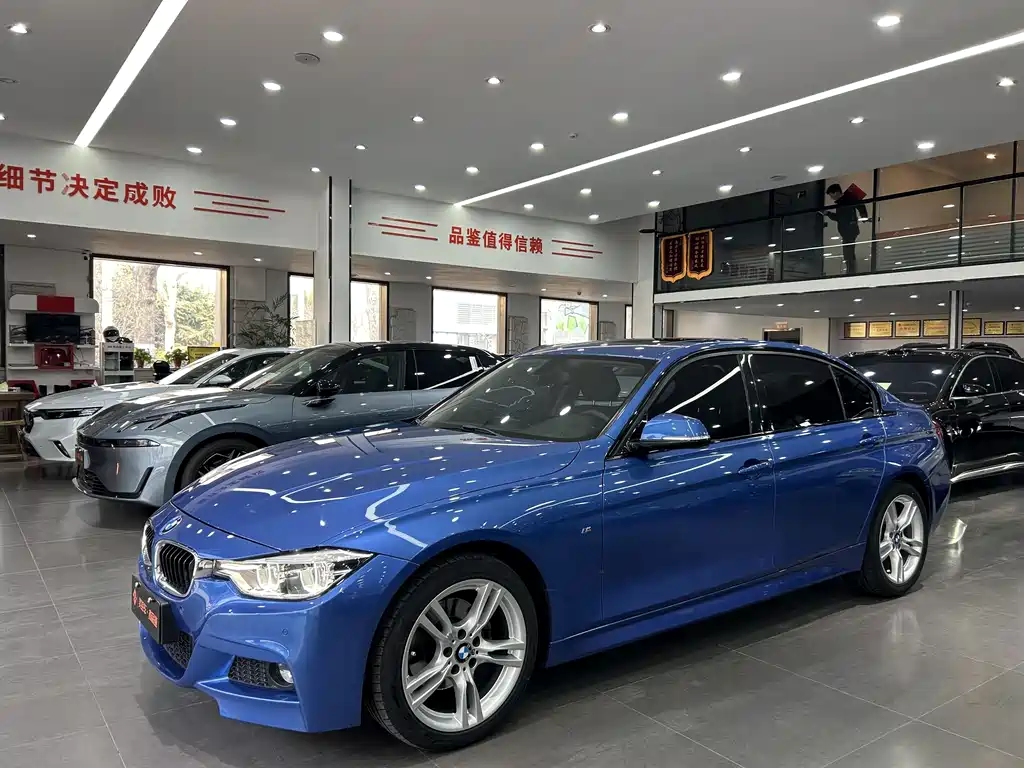 BMW 3 Series 2018 — фото 1