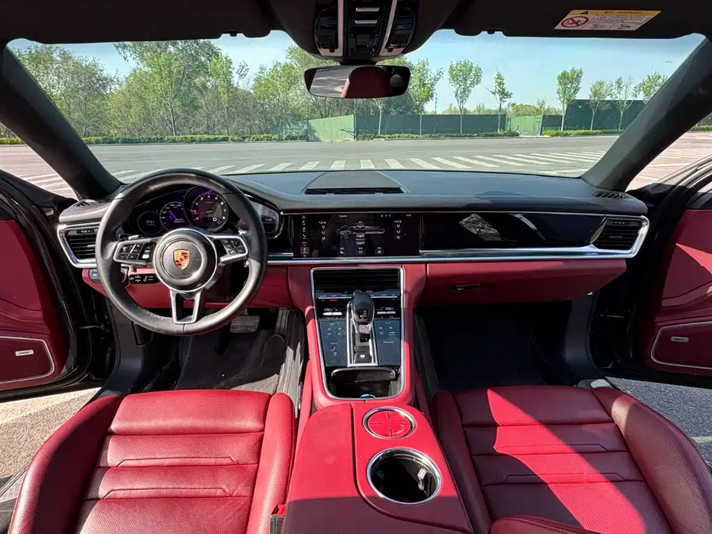 Porsche Panamera 2018 — фото 10