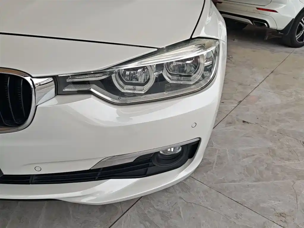 BMW 3 Series 2016 — фото 24