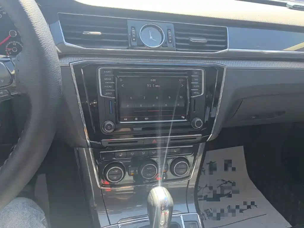 Volkswagen Passat 2017 — фото 13