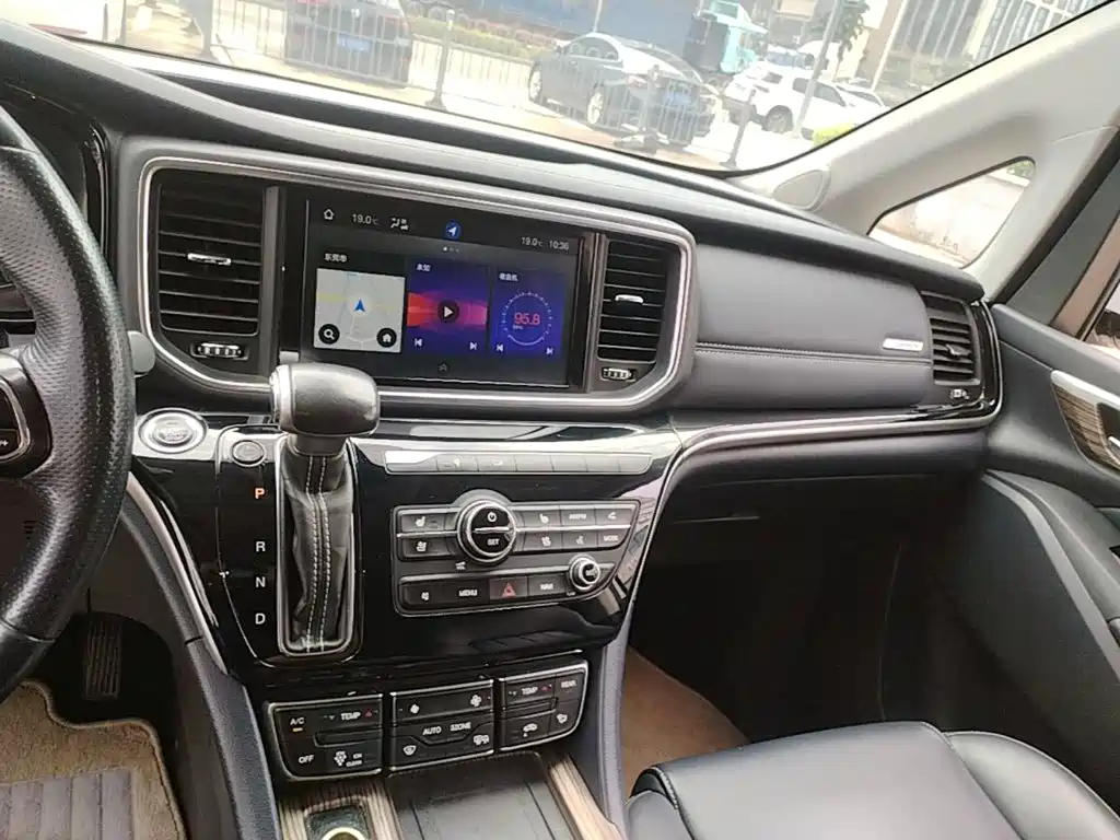 GAC Trumpchi M8 2019 — фото 13