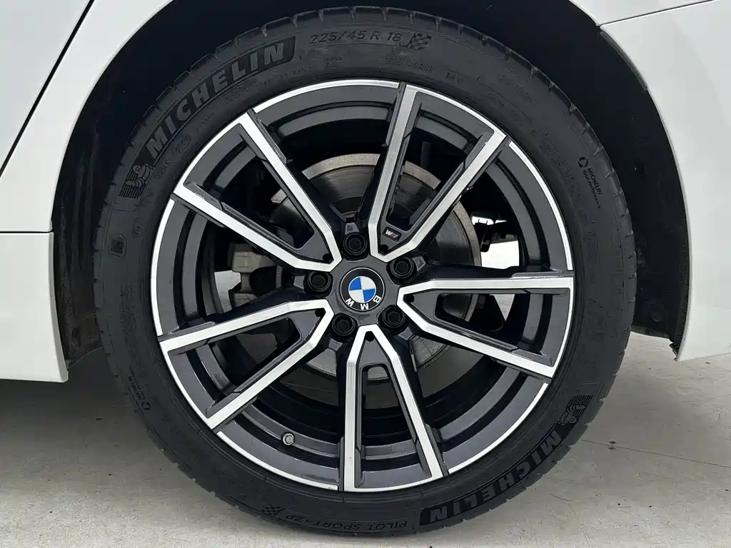 BMW 3 Series 2022 — фото 17
