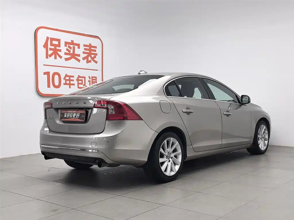 Volvo S60 2015 — фото 2