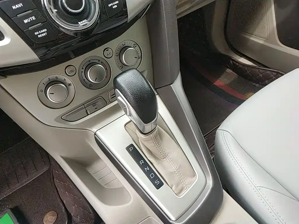 Ford Focus 2015 — фото 14