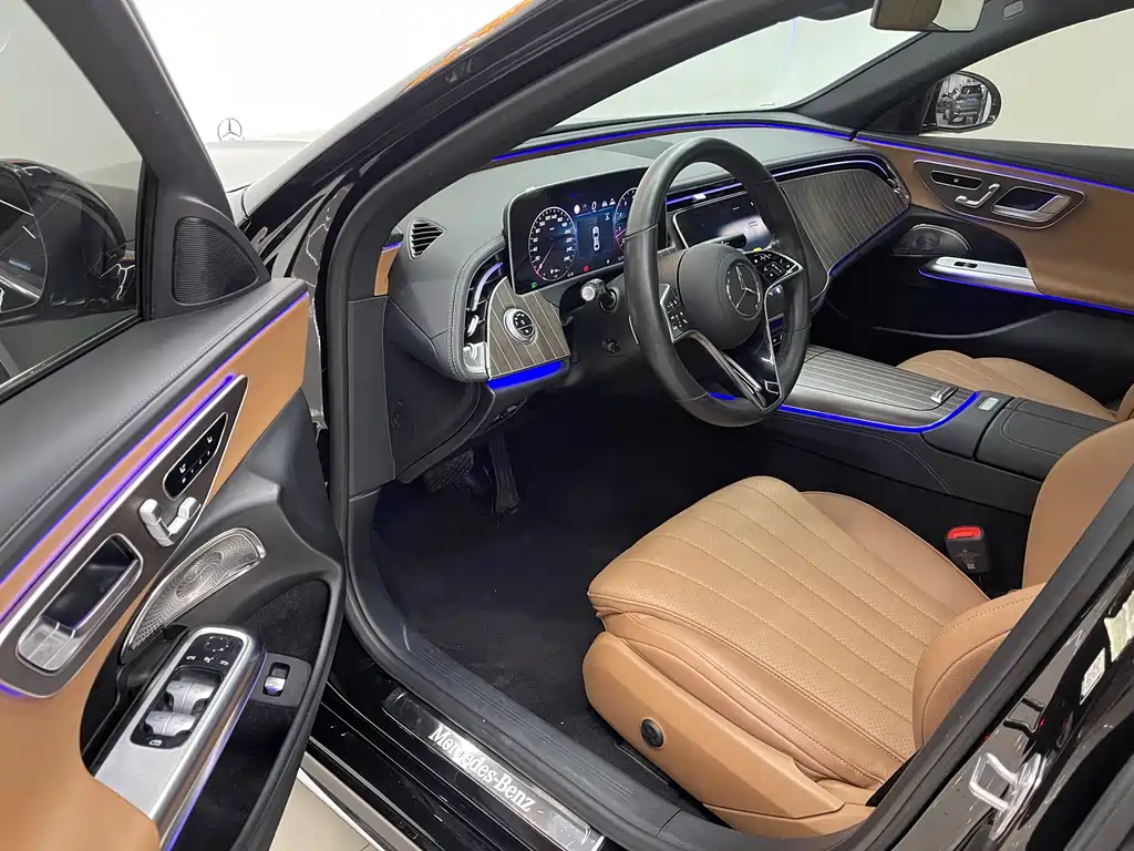 Mercedes-Benz E-Class 2024 — фото 17